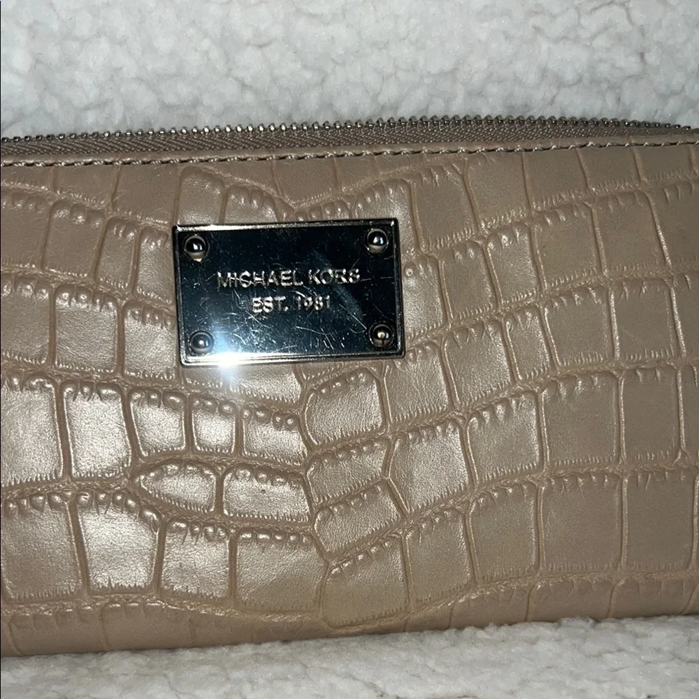 Michael Kors Tan‎ Crocodile-Embossed Wallet Luxurious Design